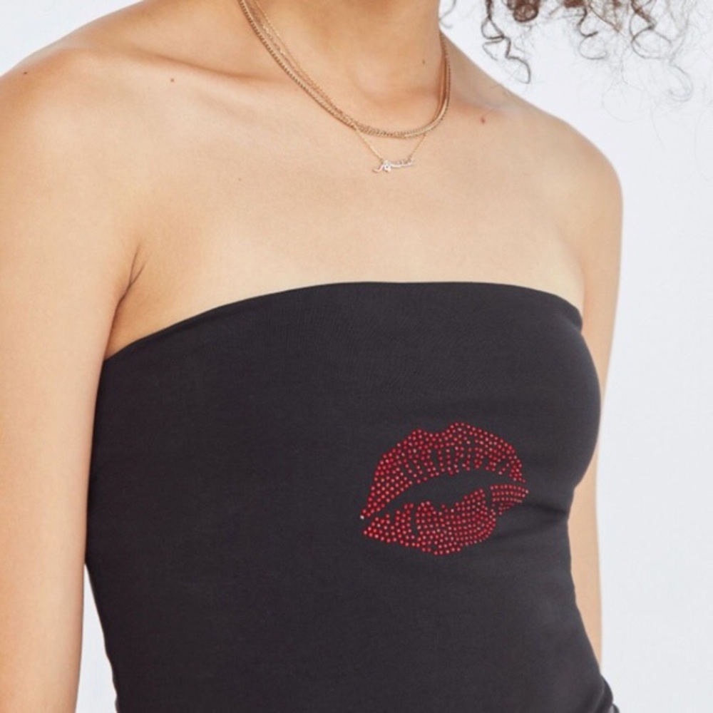 Urban Outfitters lip tube top